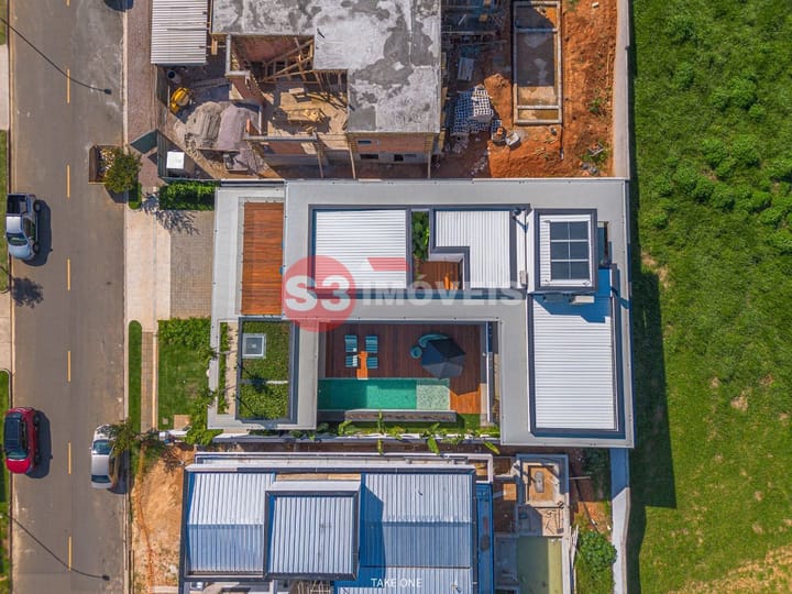 Casa de Condomínio à venda com 3 quartos, 310m² - Foto 4