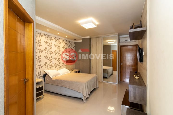 Casa à venda com 3 quartos, 240m² - Foto 12