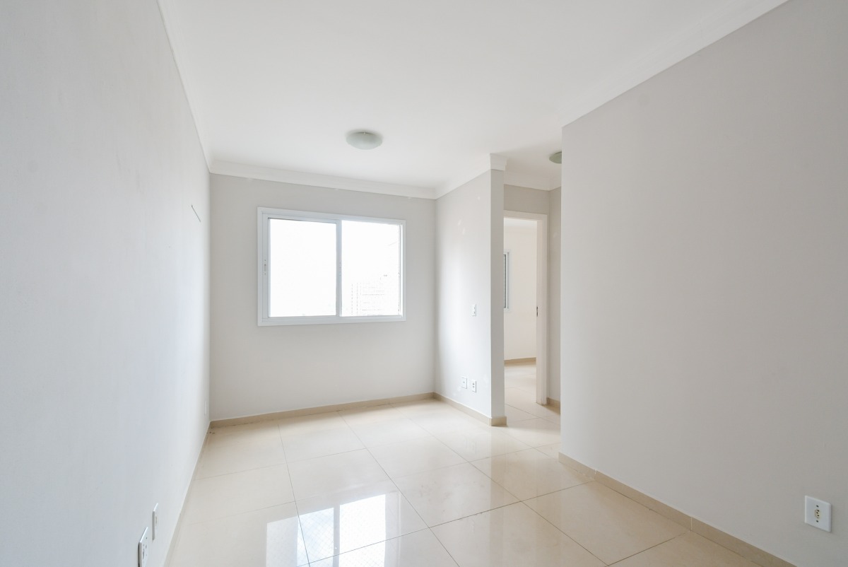 Apartamento à venda com 2 quartos, 57m² - Foto 1