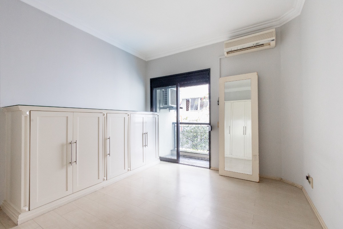 Apartamento à venda com 3 quartos, 200m² - Foto 25