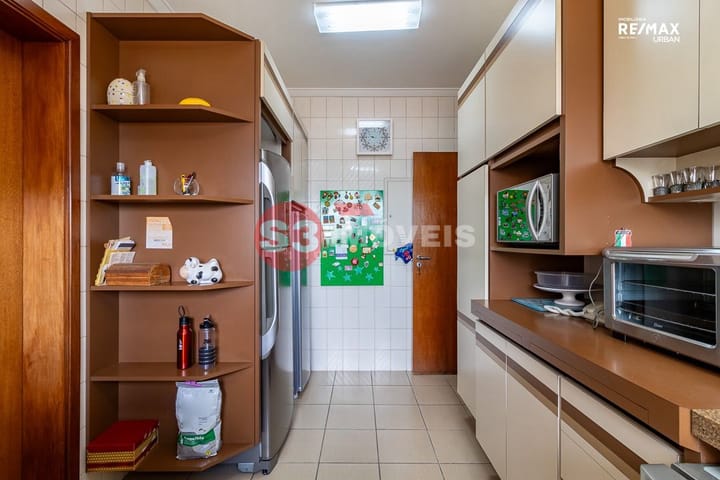 Apartamento à venda com 4 quartos, 250m² - Foto 32