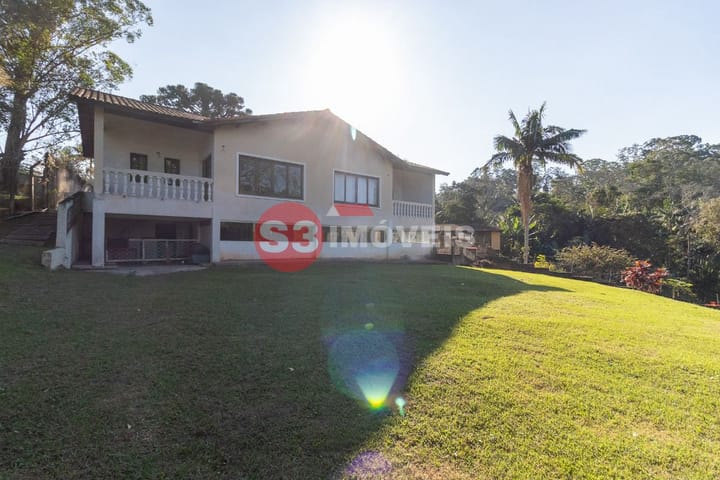 Casa à venda com 6 quartos, 450m² - Foto 2