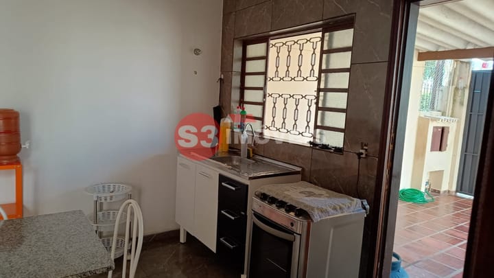 Casa à venda com 2 quartos, 81m² - Foto 4