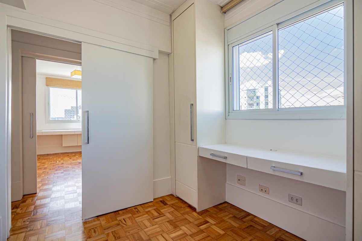 Apartamento à venda com 4 quartos, 180m² - Foto 14