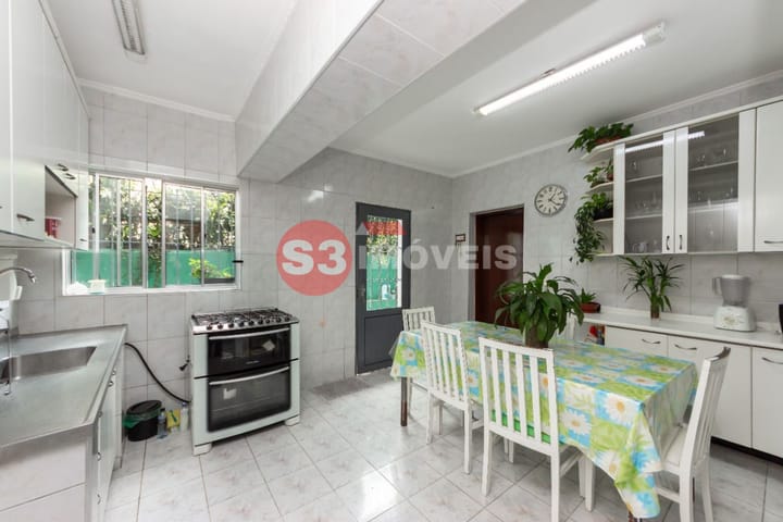 Casa à venda com 4 quartos, 130m² - Foto 11