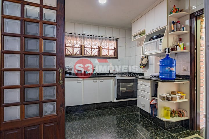 Casa à venda com 3 quartos, 250m² - Foto 13