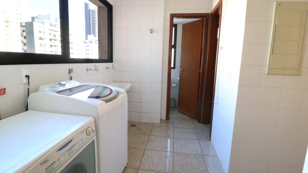 Apartamento à venda com 4 quartos, 226m² - Foto 41