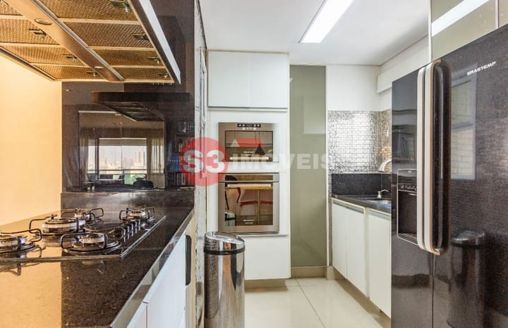 Apartamento à venda com 3 quartos, 138m² - Foto 18