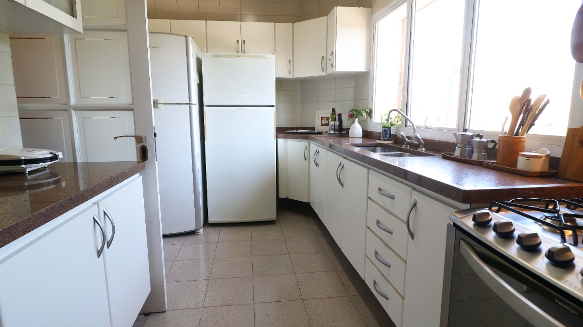 Apartamento à venda com 3 quartos, 200m² - Foto 31