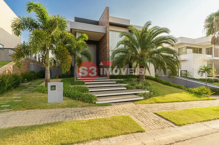 Casa de Condomínio à venda com 4 quartos, 560m² - Foto 3