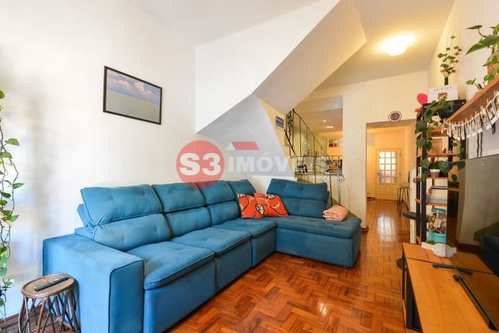 Casa à venda com 2 quartos, 100m² - Foto 1