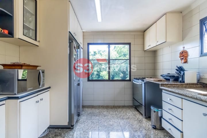 Apartamento à venda com 3 quartos, 245m² - Foto 28