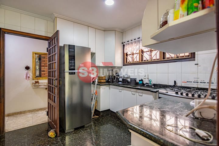 Casa à venda com 3 quartos, 250m² - Foto 14