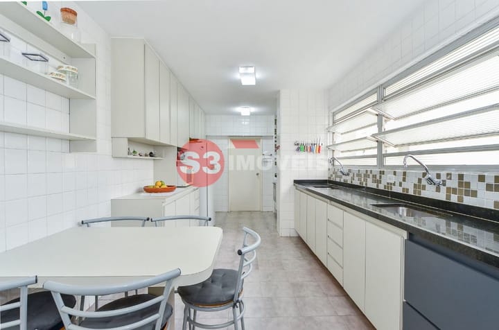 Apartamento à venda com 3 quartos, 198m² - Foto 30