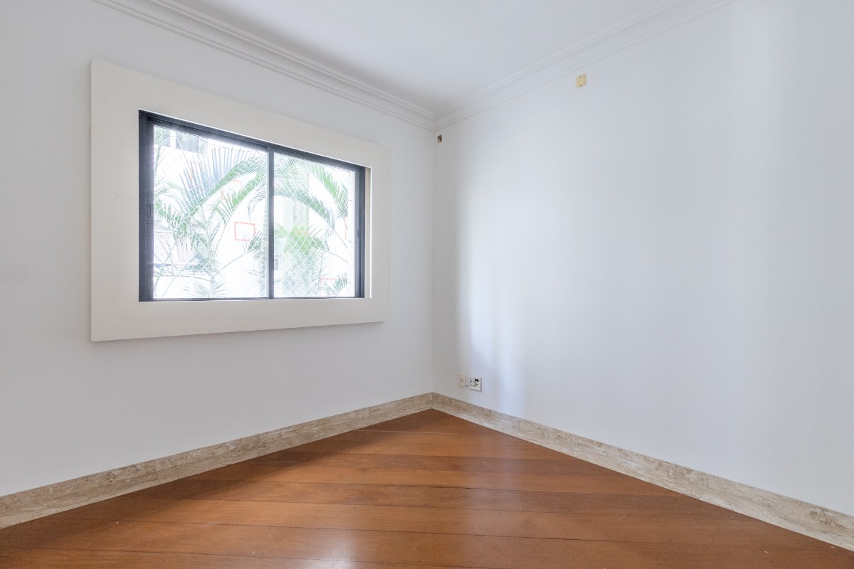 Apartamento à venda com 3 quartos, 200m² - Foto 9