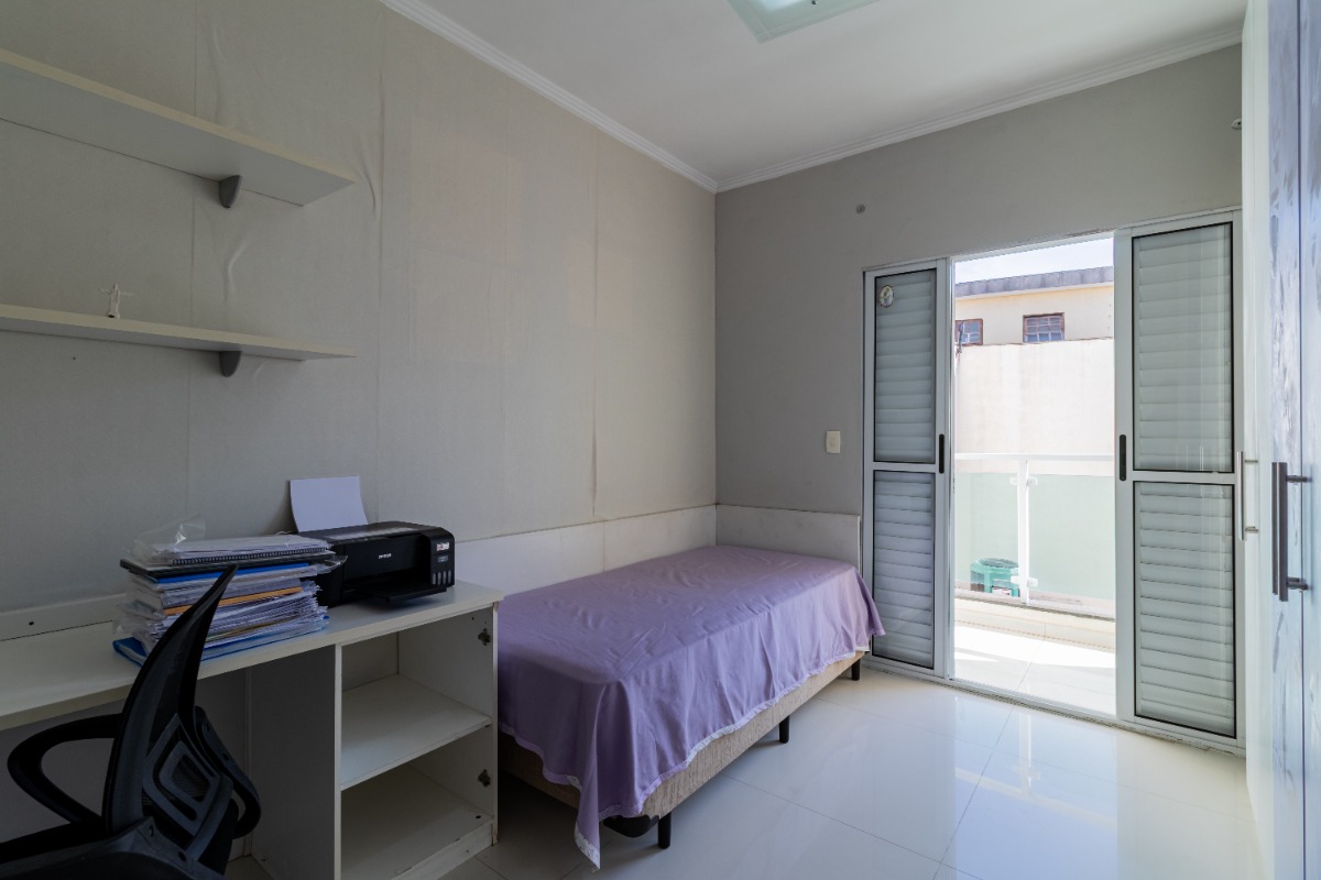 Casa à venda com 3 quartos, 250m² - Foto 8