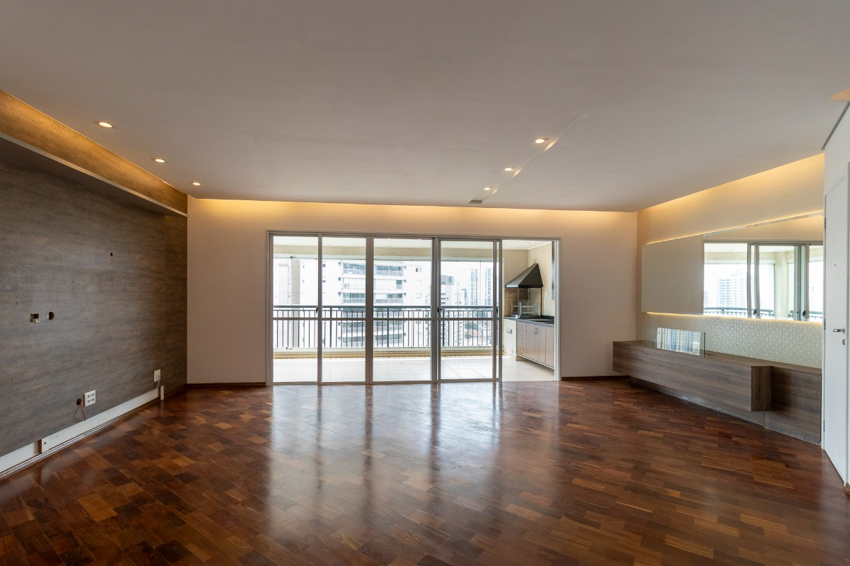 Apartamento à venda com 3 quartos, 127m² - Foto 1