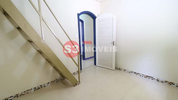 Casa à venda com 2 quartos, 140m² - Foto 9