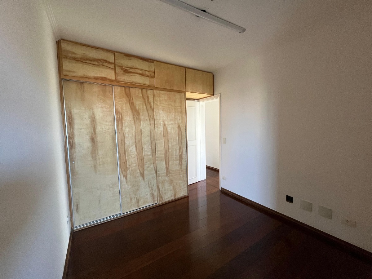 Apartamento à venda com 4 quartos, 176m² - Foto 17