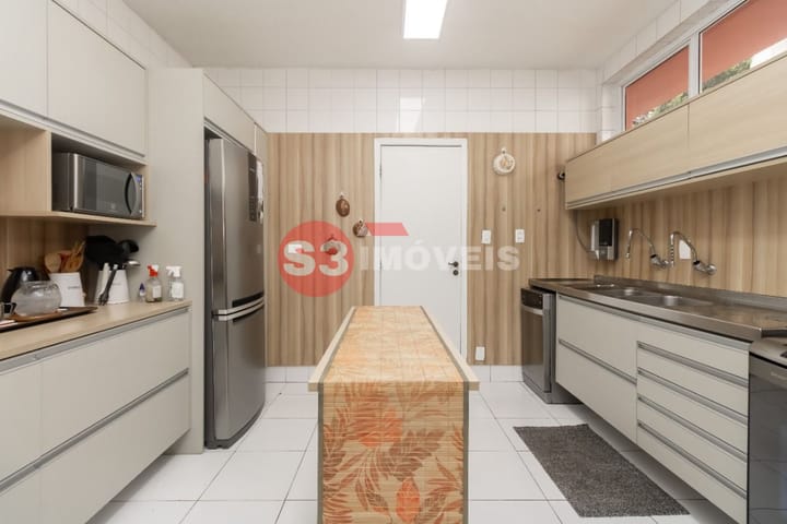 Casa à venda com 3 quartos, 300m² - Foto 33