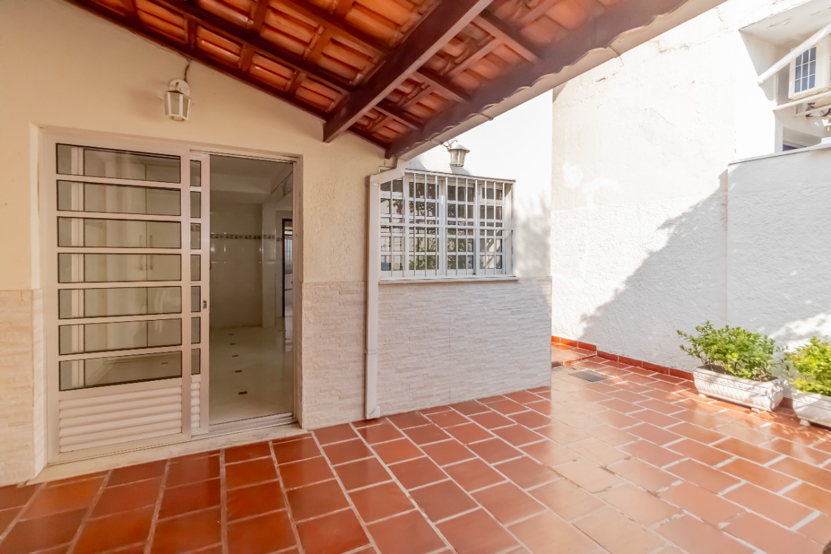 Casa à venda com 3 quartos, 151m² - Foto 11