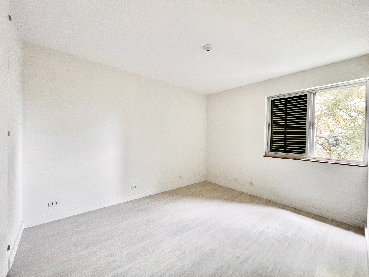 Apartamento à venda com 3 quartos, 137m² - Foto 10