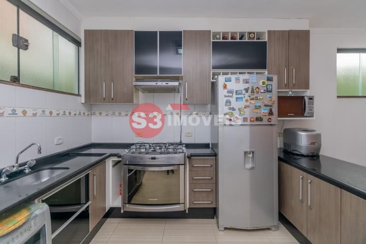 Casa à venda com 4 quartos, 219m² - Foto 10