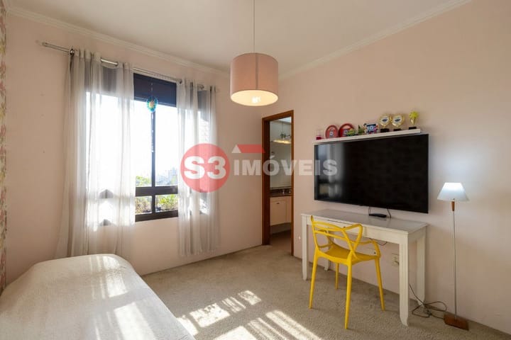 Apartamento à venda com 4 quartos, 196m² - Foto 18