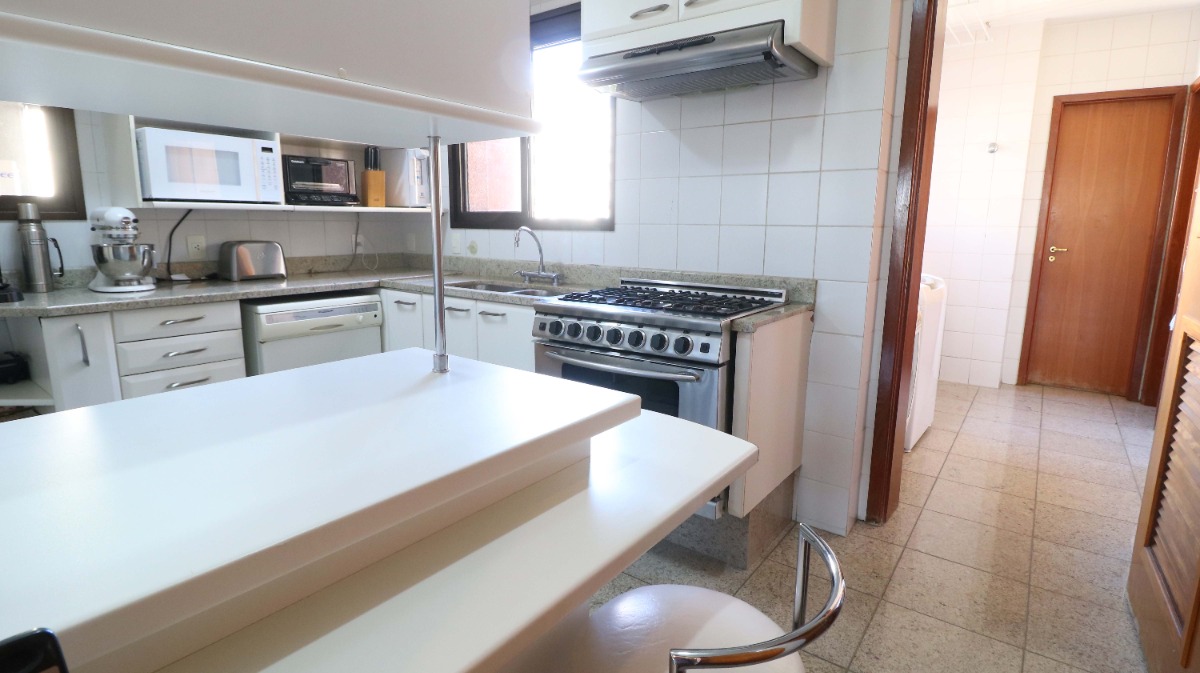 Apartamento à venda com 4 quartos, 226m² - Foto 37