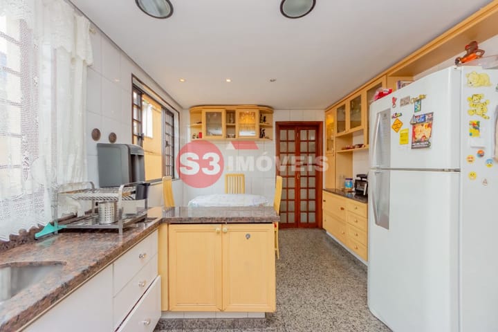 Casa à venda com 3 quartos, 238m² - Foto 24