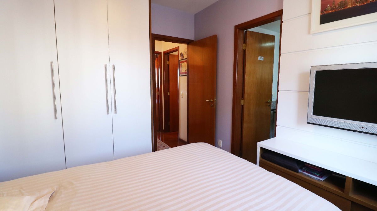 Apartamento à venda com 4 quartos, 226m² - Foto 27