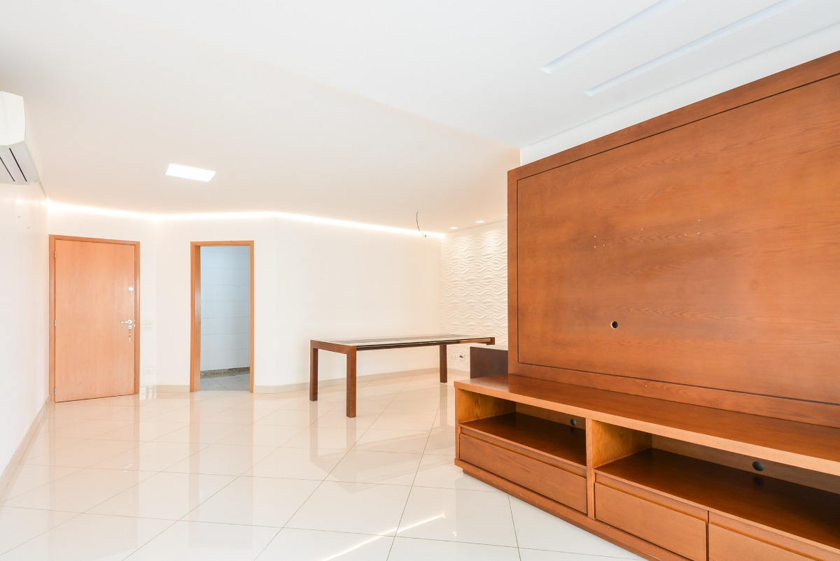 Apartamento à venda com 3 quartos, 138m² - Foto 7