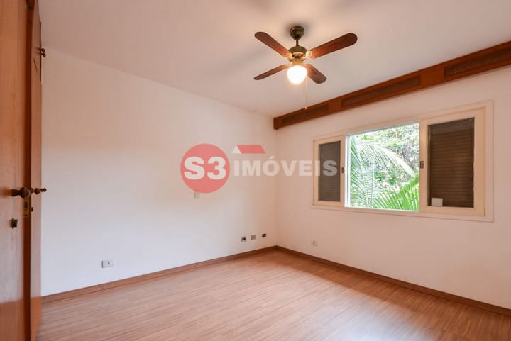 Casa à venda com 4 quartos, 331m² - Foto 36