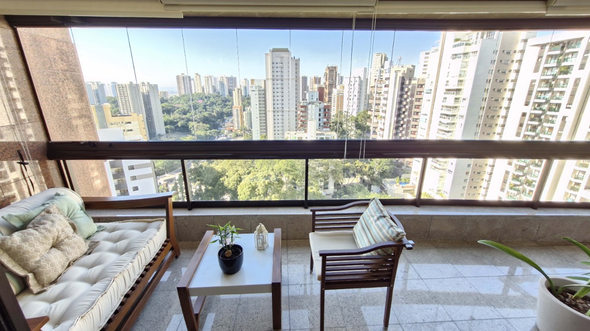 Apartamento à venda com 4 quartos, 226m² - Foto 9