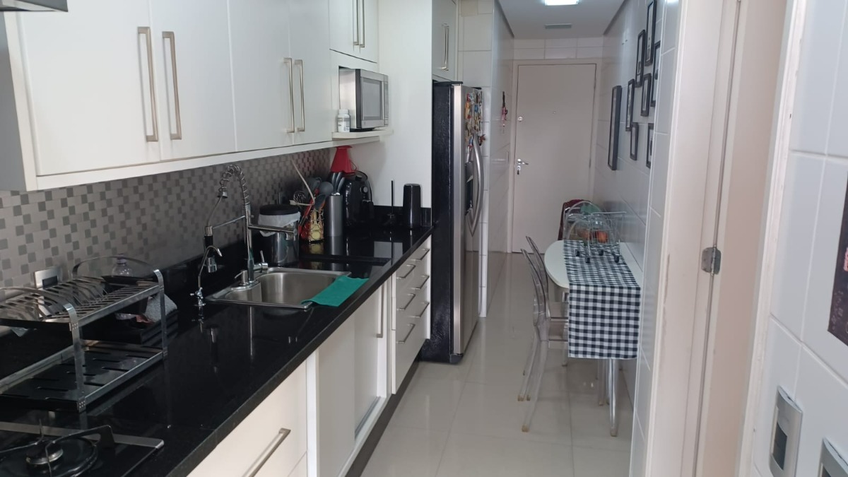 Apartamento à venda com 3 quartos, 146m² - Foto 14