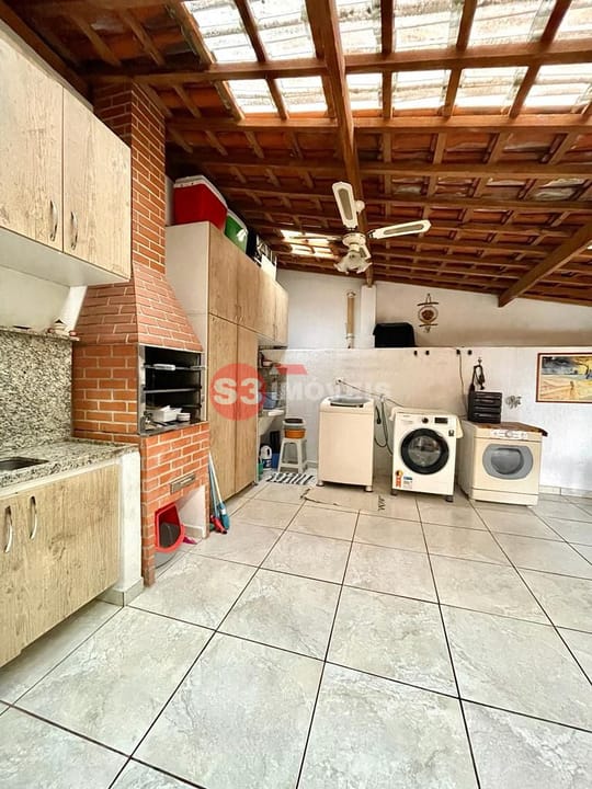 Casa à venda com 4 quartos, 185m² - Foto 9