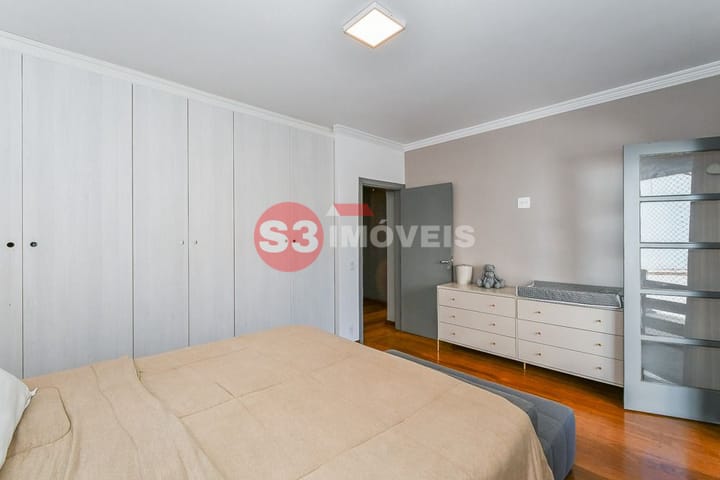 Casa à venda com 4 quartos, 240m² - Foto 19