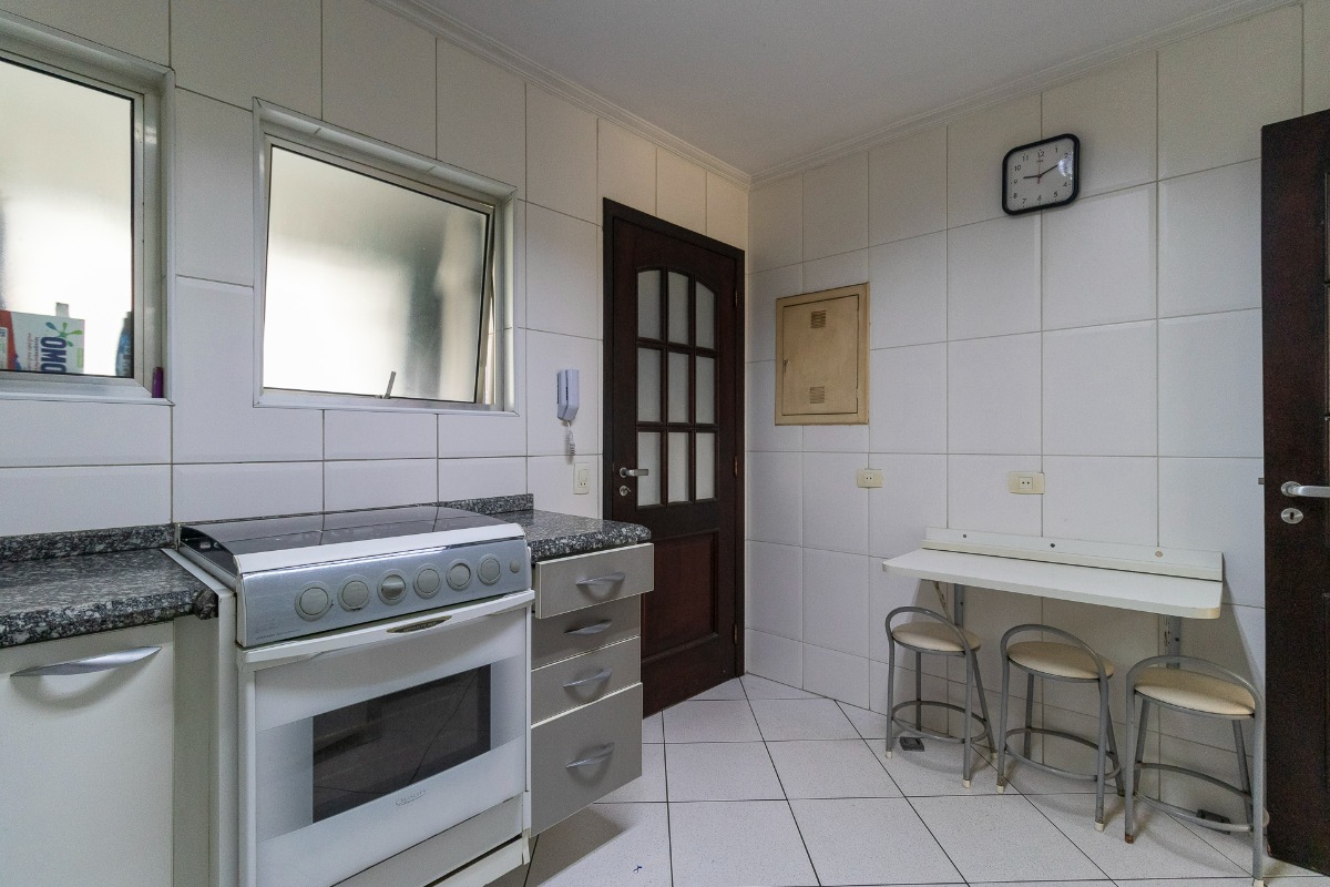 Apartamento à venda com 4 quartos, 140m² - Foto 11