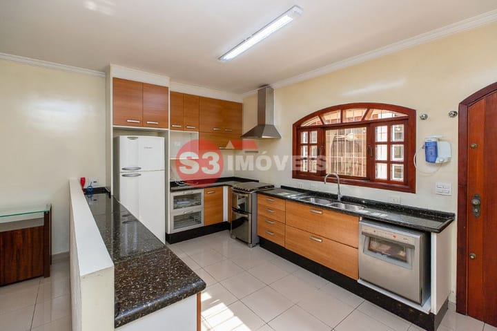 Casa à venda com 2 quartos, 136m² - Foto 13