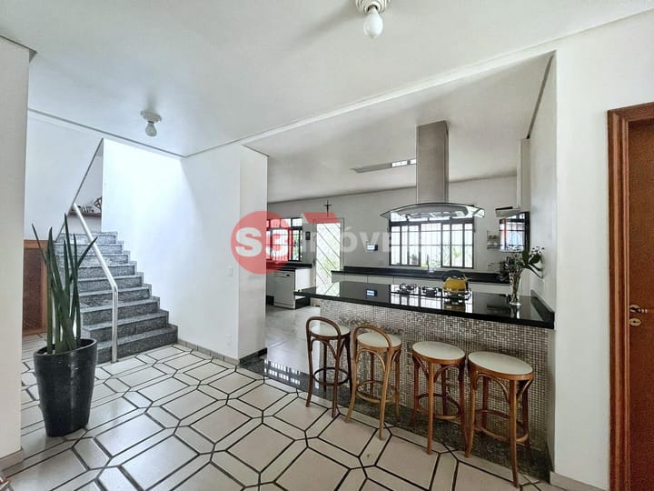 Casa à venda com 4 quartos, 350m² - Foto 7