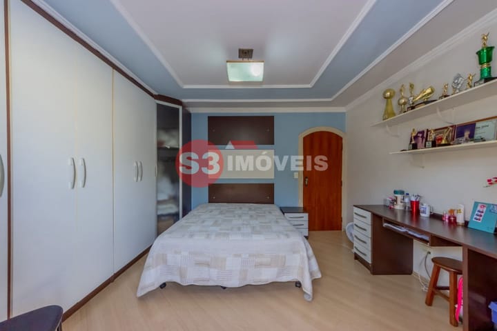 Casa à venda com 3 quartos, 322m² - Foto 20