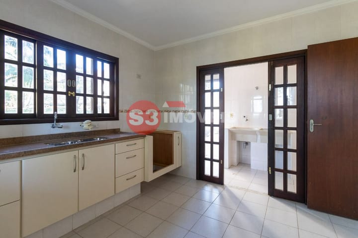 Casa à venda com 6 quartos, 450m² - Foto 14