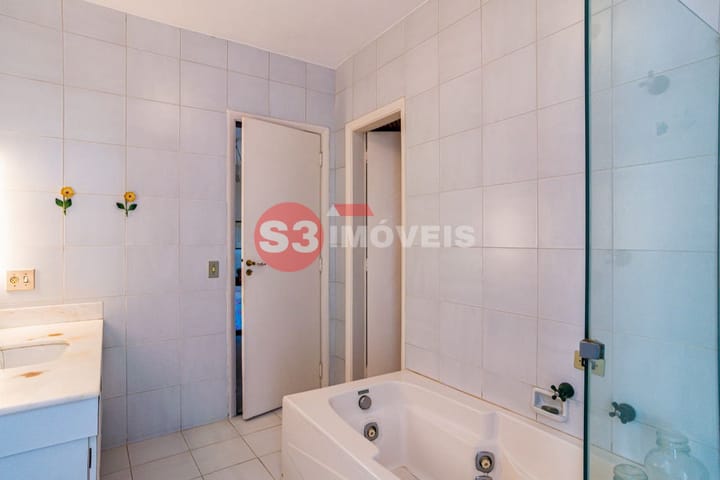 Apartamento à venda com 3 quartos, 219m² - Foto 26