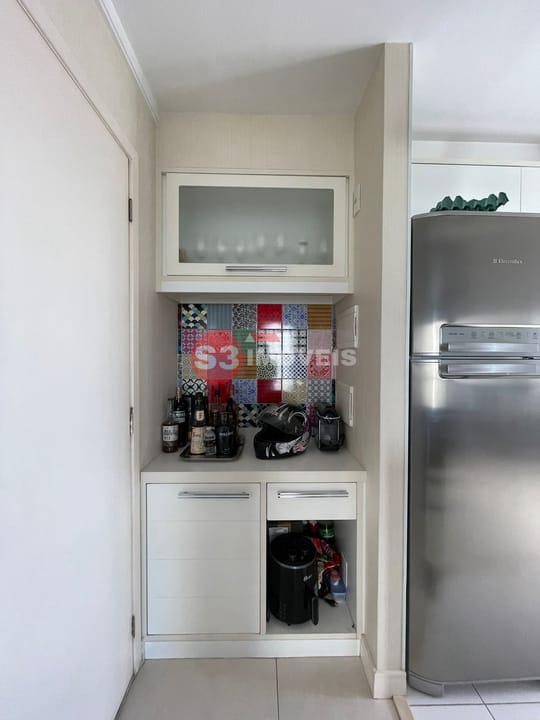 Apartamento à venda com 2 quartos, 65m² - Foto 15