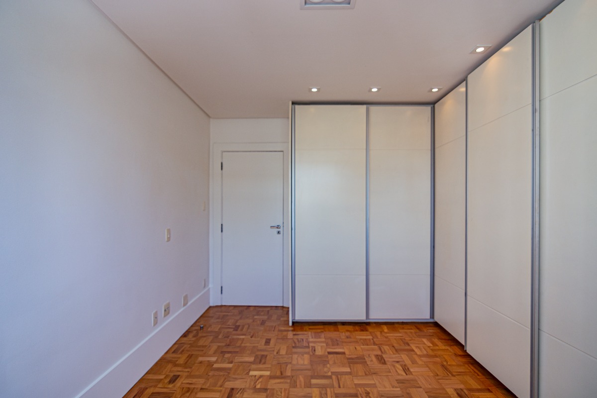 Apartamento à venda com 4 quartos, 180m² - Foto 35