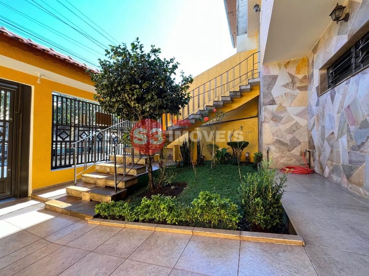 Casa à venda com 3 quartos, 269m² - Foto 1