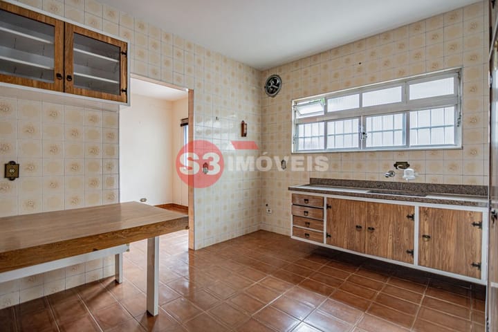 Casa à venda com 4 quartos, 200m² - Foto 47