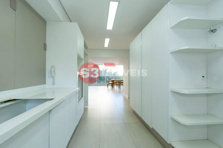 Apartamento à venda com 3 quartos, 235m² - Foto 25