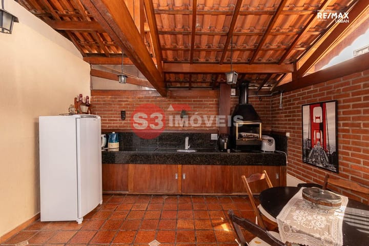 Casa à venda com 4 quartos, 133m² - Foto 27