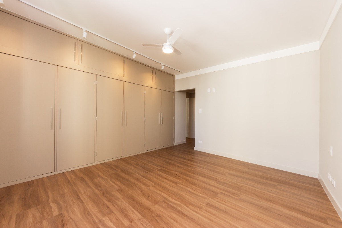 Apartamento à venda com 4 quartos, 212m² - Foto 18